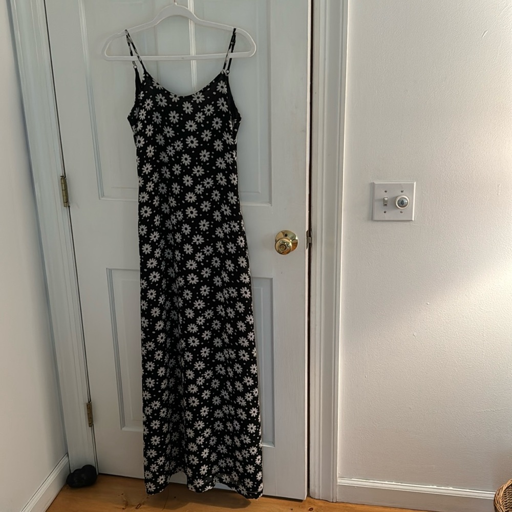 Black and white daisy maxi dress